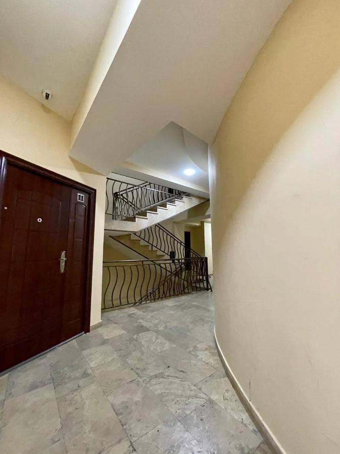 Armenak Apartment No 8, Abovyan Street Єреван Екстер'єр фото